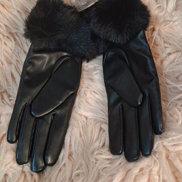Bebe Black Quilted Fake Fur-Trim Gloves - Picture 2 of 6